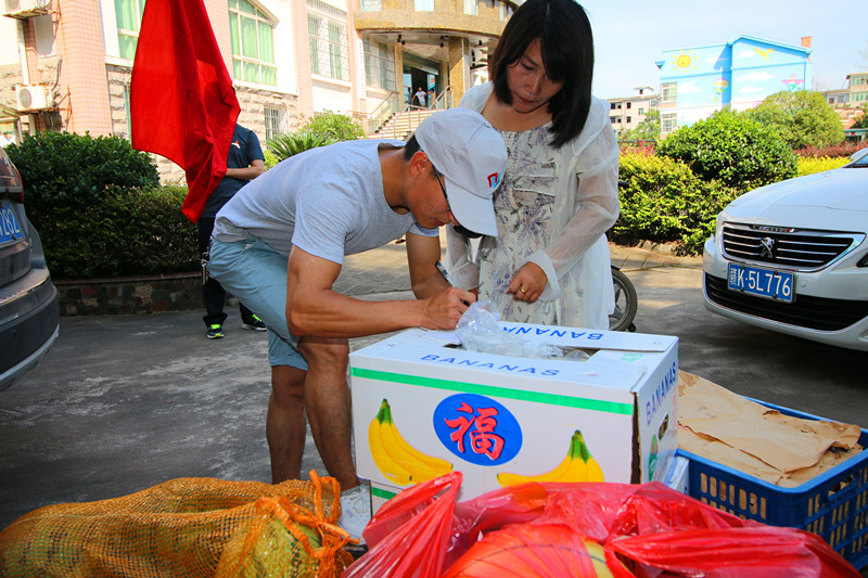 20170716青年团员至福利院传播爱心.JPG